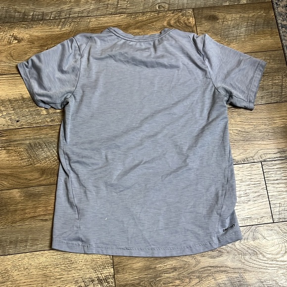 Boys Nike Dri fit T shirts - Picture 4 of 4
